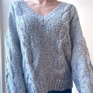 LIKE NEW! COZY URBAN OUTFITTERS SWEATER (KIMCHI)!